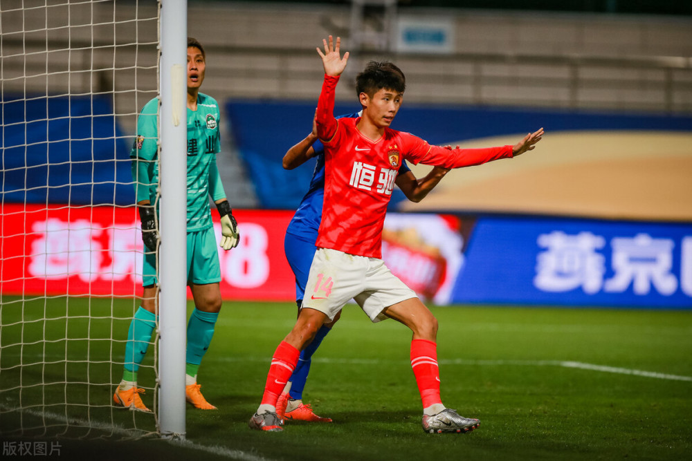 开云体育下载-今晨罗马伤情更新——亚冠节点到来,悬念犹存,细节决定成败(今天罗马比赛哪里直播)