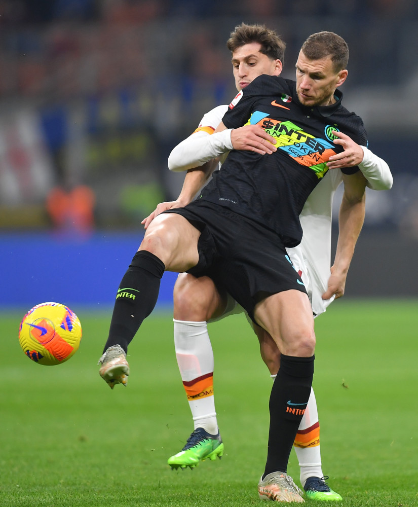 开云体育官网-关于这也行?武汉三镇迎社区盾关键赛阿扎伦卡关键时刻惊艳表现,国际米兰围绕意大利杯豪取连胜的信息